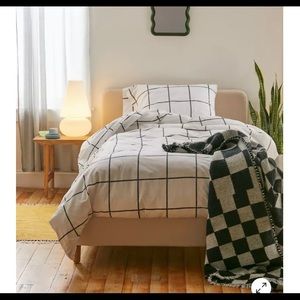 Urban‎ Outfitters twin xl windowpane  duvet cover